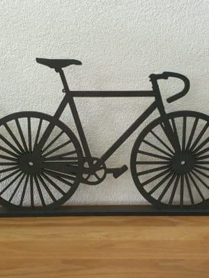Geometrische fiets racefiets staand hout muur